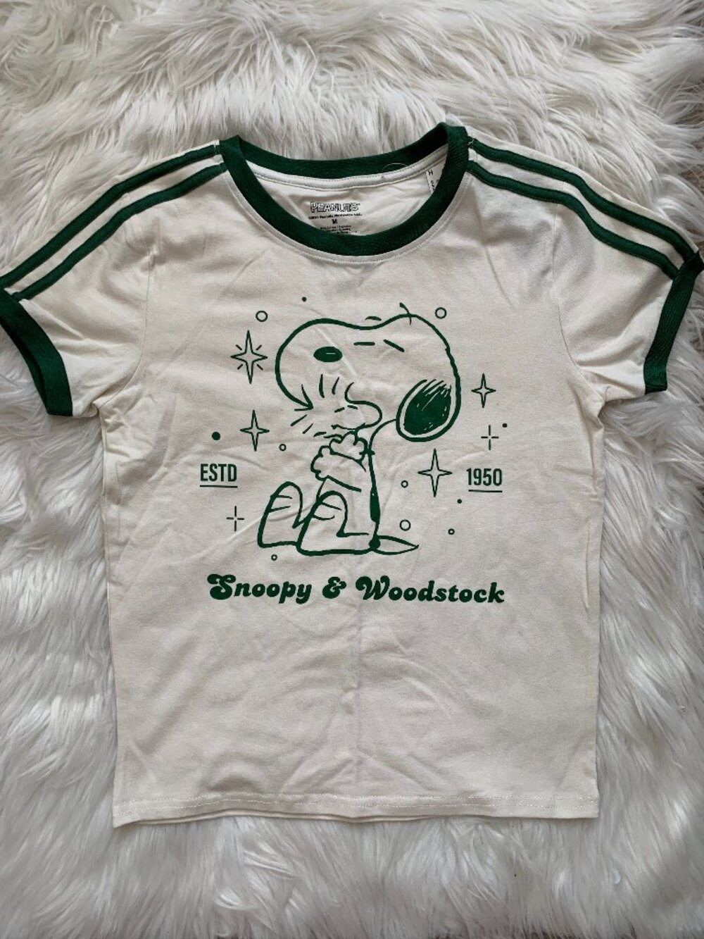 PEANUTS Snoopy & Woodstock Short Sleeve Tee in Cream/Green Sz MEDIUM - Picture 2 of 4